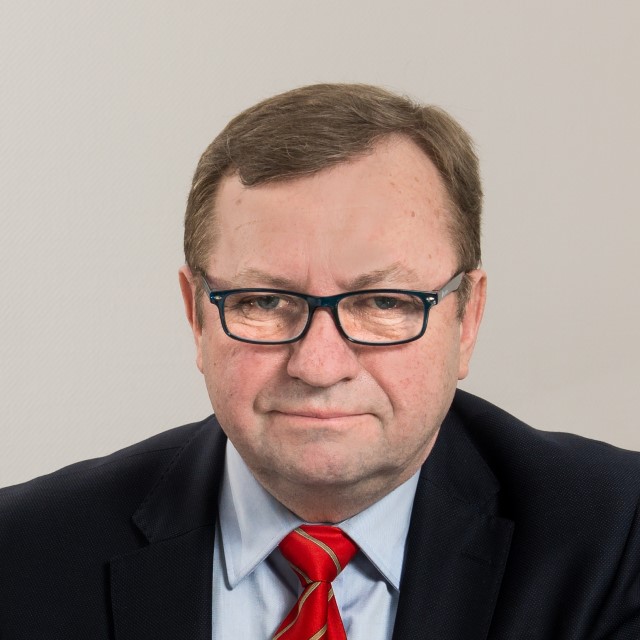 prof. dr hab. Marek Szewczyk