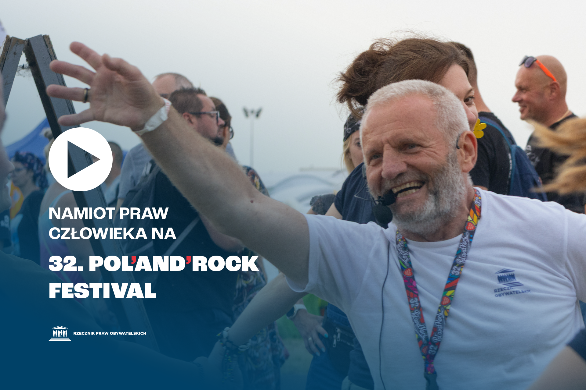 Plansza z tekstem Namiot Praw Człowieka na 32. PolandRock Festival