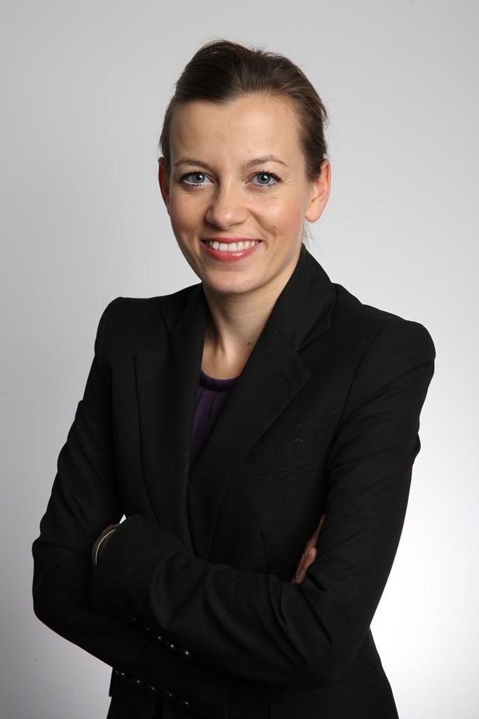 Na zdjęciu: Główny Koordynator ds. Strategicznych Postępowań Sądowych Zuzanna Rudzińska-Bluszcz (uśmiechnięta w czarnej marynarce)