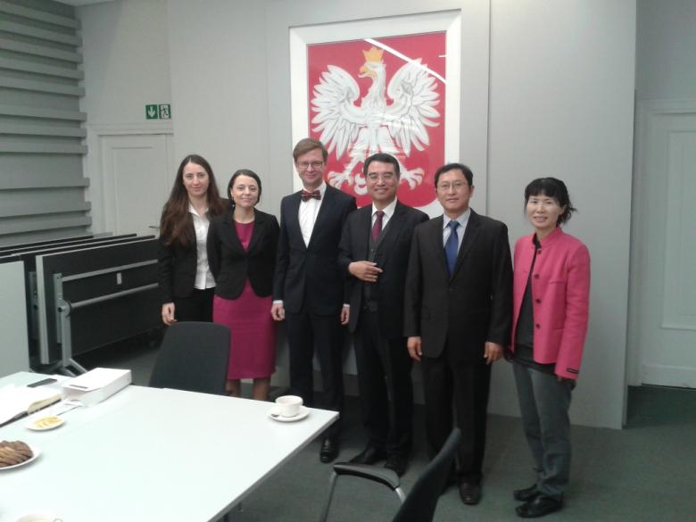na zdjęciu delegacja Republiki Korei Południowej i przedstawiciele Biura RPO