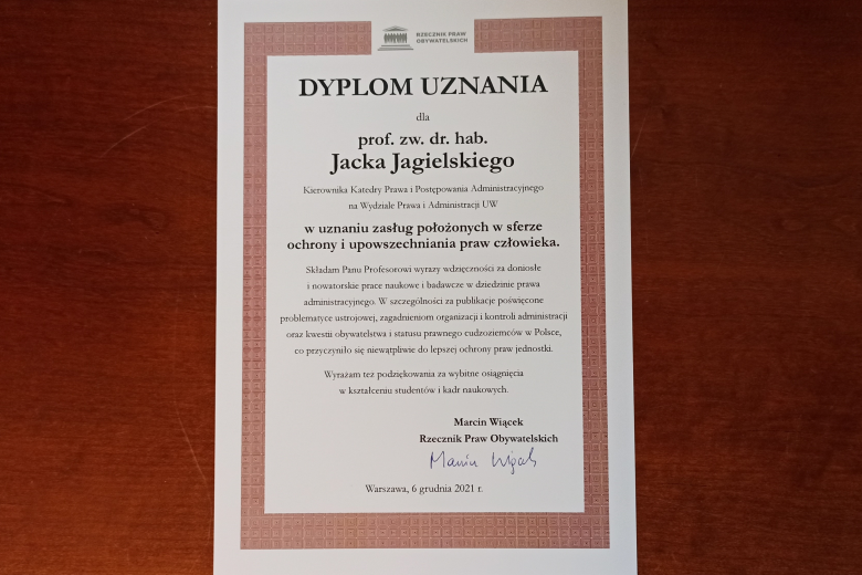 Dyplom uznania dla prof. Jacka Jagielskiego podpisany przez RPO Marcina Wiącka