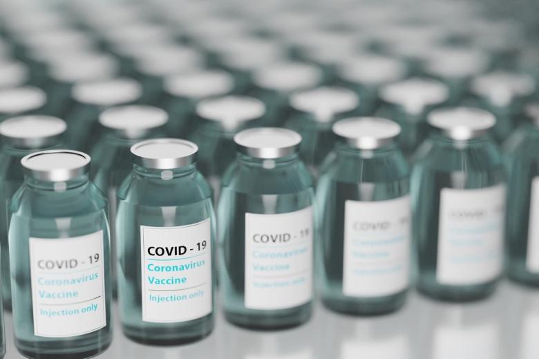 zdjęcie szczepionek na COVID-19