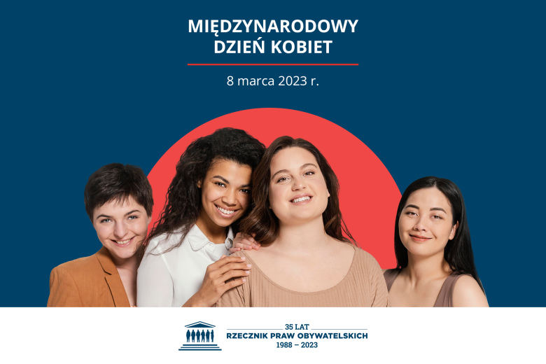 Plansza z tekstem - Międzynarodowy Dzień Kobiet - 8 marca 2023 r." i zdjęciem przedstawiającym grupę uśmiechniętych kobiet