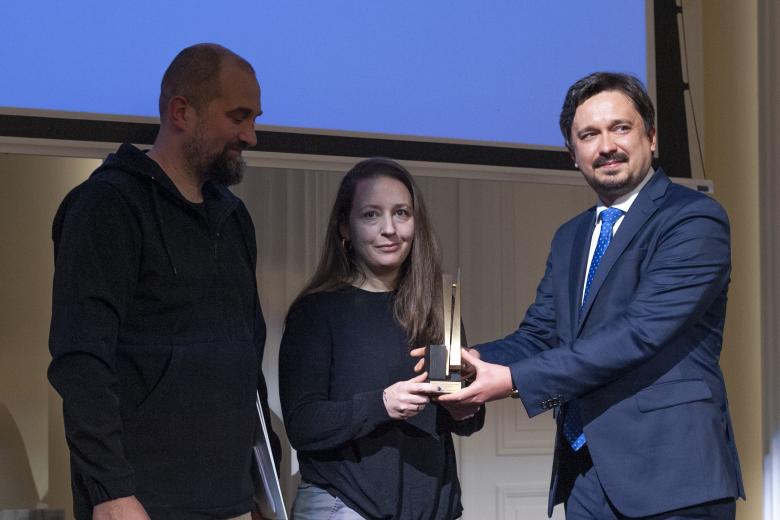 RPO wręcza statuetkę Marii i Wojciechowi Radwańskim - laureatom nagrody