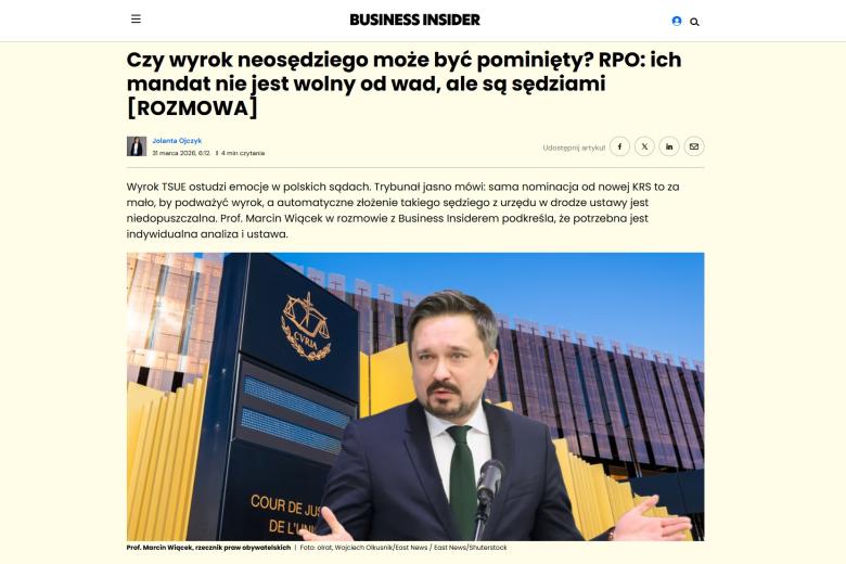 Zrzut ekranu ze strony internetowej z wywiadem RPO opatrzony zdjęciem z twarzą człowieka na tle budynku TSUE