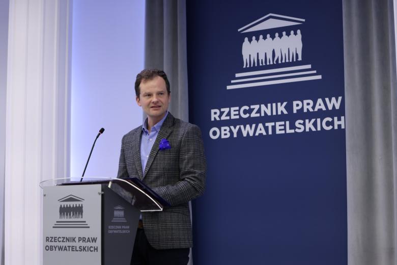 ZRPO Adam Krzywoń przemawia za mównicą