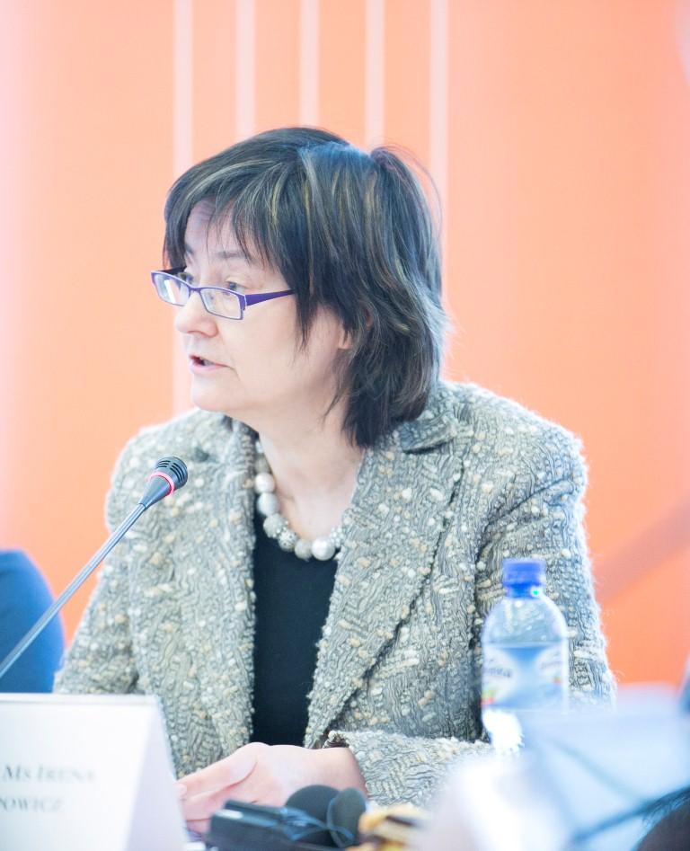 Na zdjęciu prof. Irena Lipowicz podczas wystąpienia na konferencji Ombudsmanów