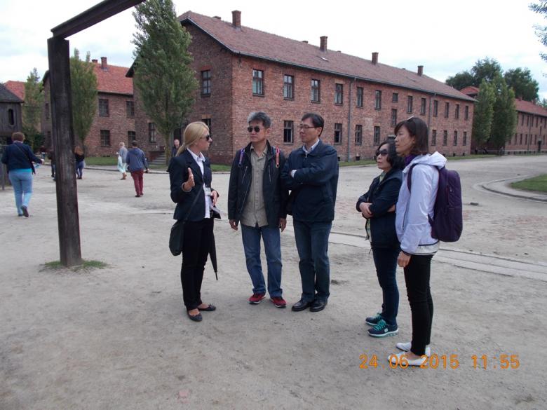 na zdjęciu przedstawiciele Narodowej Komisji Praw Człowieka Republiki Korei w Muzeum Auschwitz-Birkenau