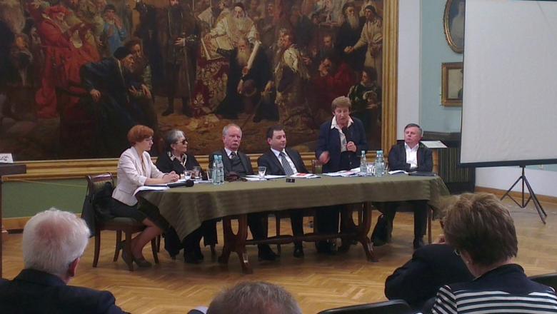 Na zdjęciu paneliści dyskusji nt. sytuacji rodziny w Polsce z punktu widzenia prawa