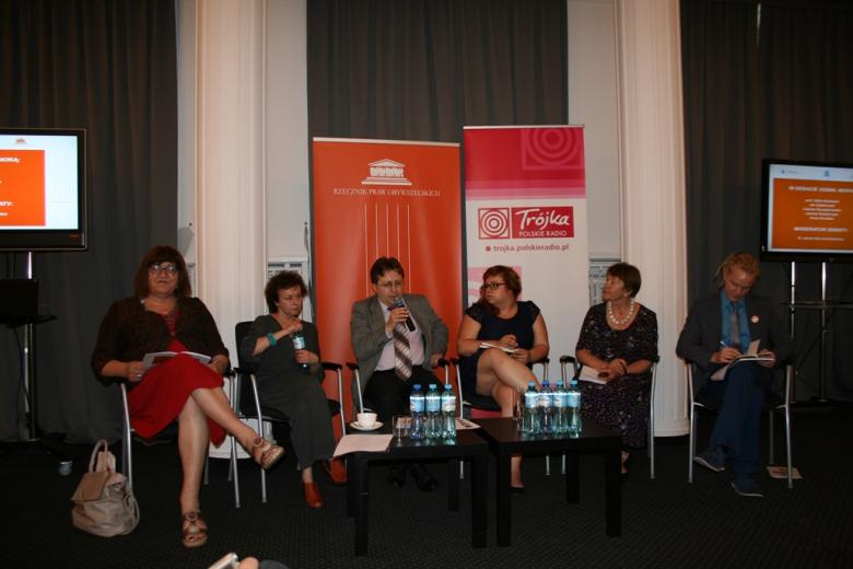 na zdjęciu paneliści od lewej: Anna Grodzka, Joanna Szczepkowska, dr Jakub Kloc-Konkołowicz, Joanna Grabarczyk, prof. Zofia Rosińska, Jan Dąbkowski