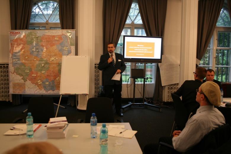 na zdjęciu dr Jarosław Zbieranek z Biura RPO podczas prezentacji raportu „Ułatwienia w głosowaniu - wiedza, opinie i oczekiwania Polaków"