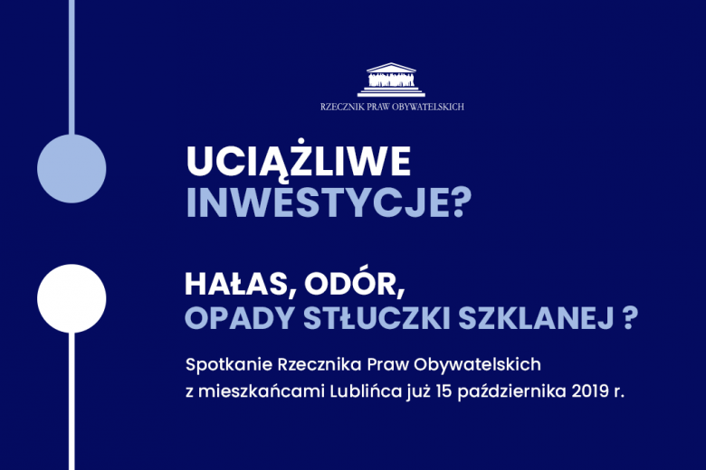 Granatowy plakat z niebieskim symbolem łączenia się i napisem "Uciążliwe inwestycje"