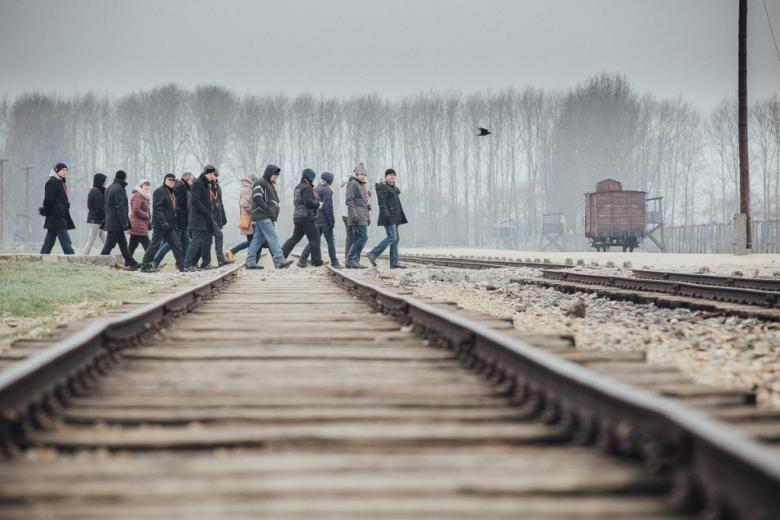 na zdjęciu uczestnicy warsztatów w w Miejscu Pamięci Auschwitz - fot. Andrzej Rudiak