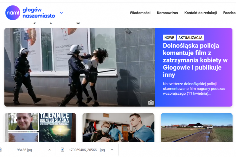 Screen z portalu pokazujący policjanta bijącego kobietę