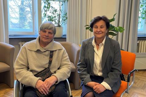 ZRPO Hanna Machińska i Janina Ochojska siedzące obok siebie