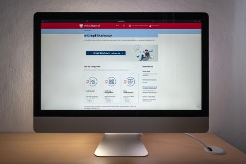ekran komputera z wyświetloną stroną cyfrowego urzędu skarbowego