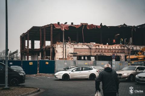 budynek dworca w trakcie przebudowy