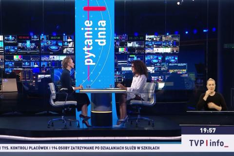 Sylwia Gregorczyk-Abram w studiu TVP Info
