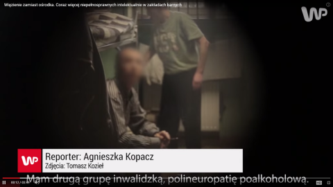 Kadr z filmu z nazwiskiem autorki, Agnieszki Kopacz 