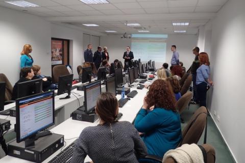 na zdjęciu RPO podczas wizyty w Biurze Dozoru Elektronicznego 